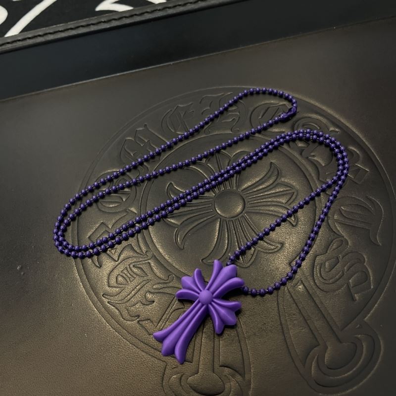 Ch*0me He**ts necklaces
